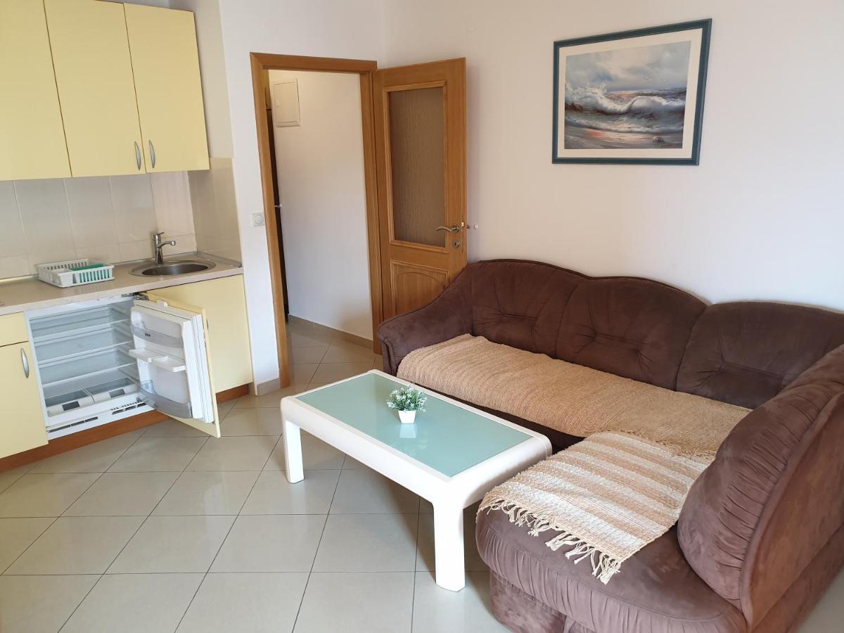 Apartments Knezovic Carnac Ngoại thất bức ảnh