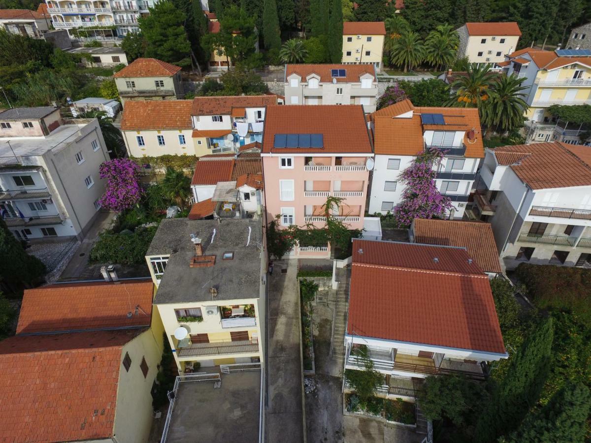 Apartments Knezovic Carnac Ngoại thất bức ảnh