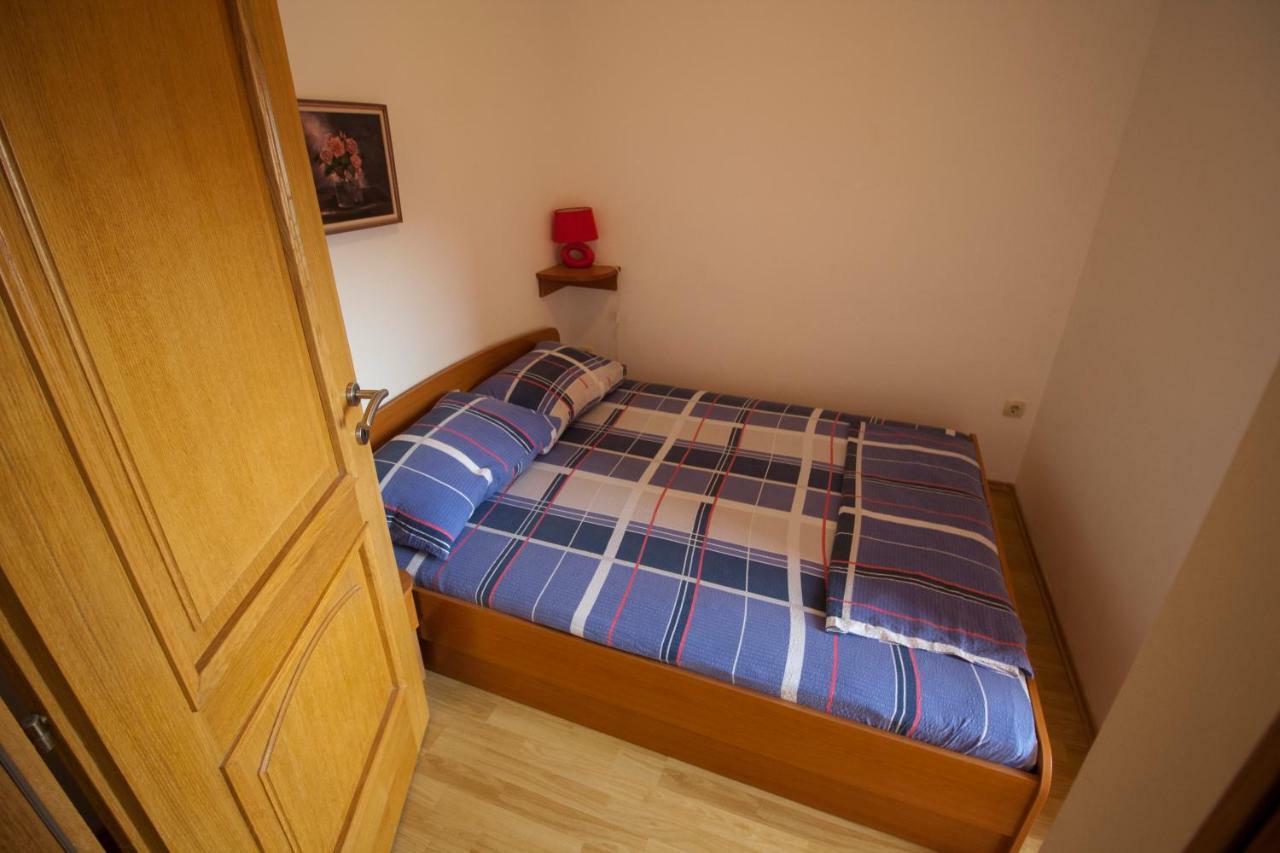 Apartments Knezovic Carnac Ngoại thất bức ảnh