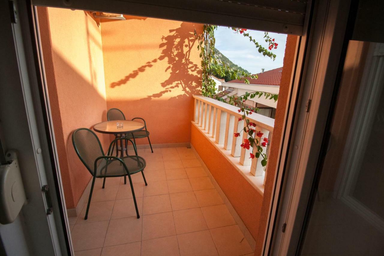 Apartments Knezovic Carnac Ngoại thất bức ảnh