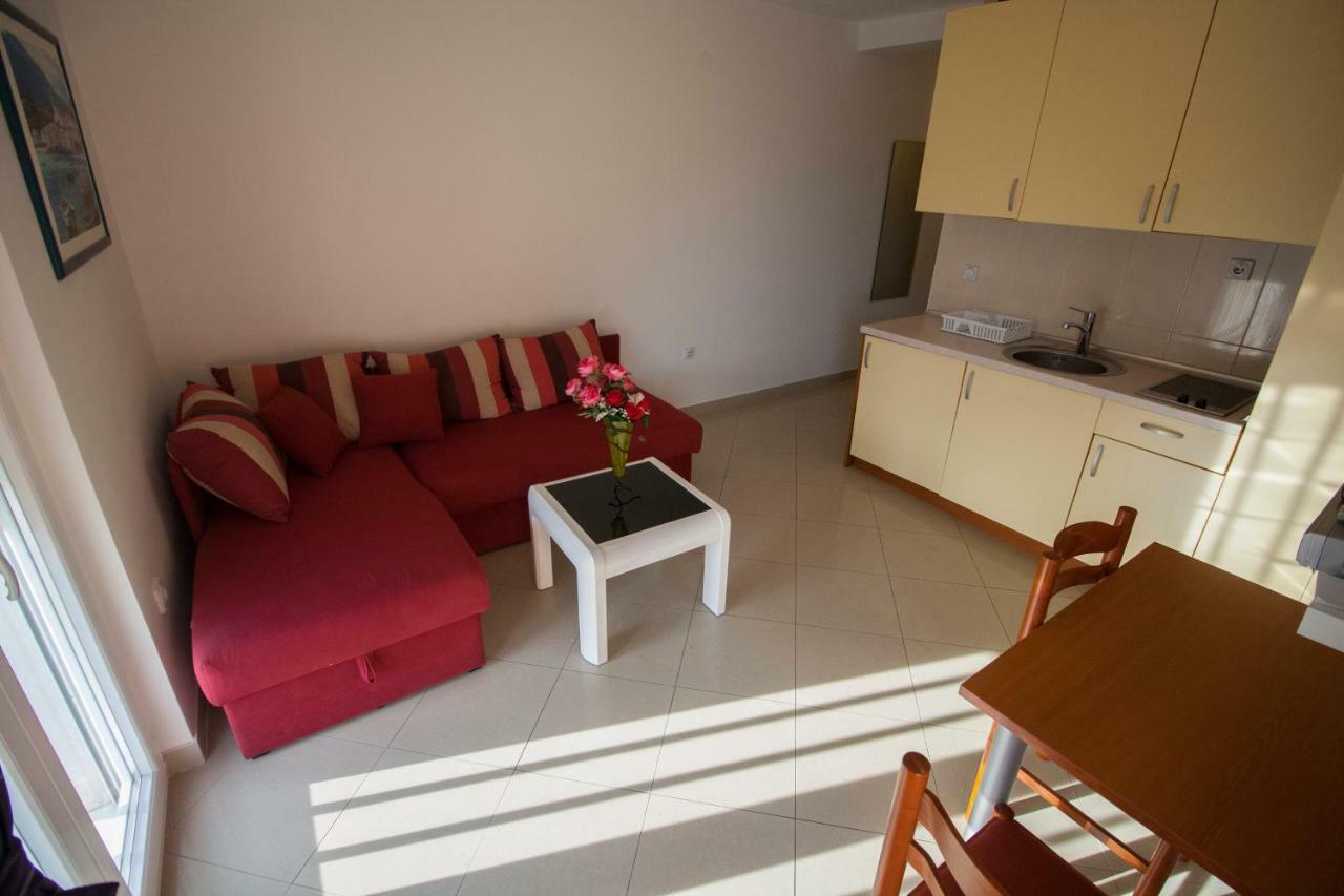Apartments Knezovic Carnac Ngoại thất bức ảnh
