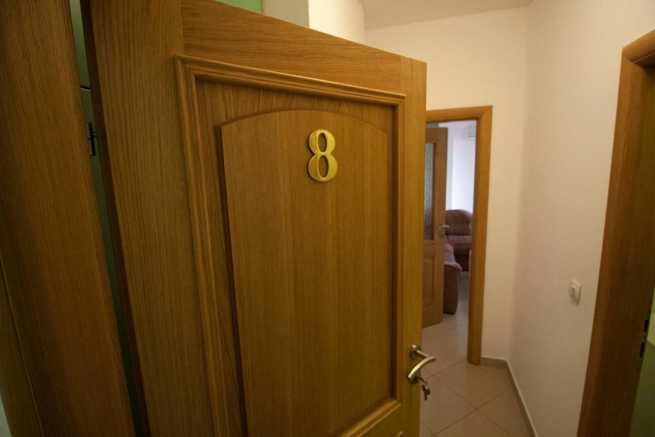 Apartments Knezovic Carnac Ngoại thất bức ảnh