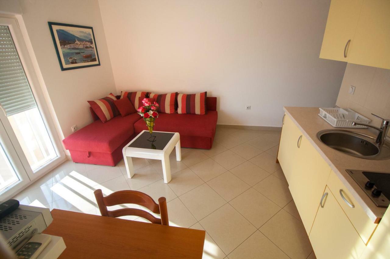Apartments Knezovic Carnac Ngoại thất bức ảnh