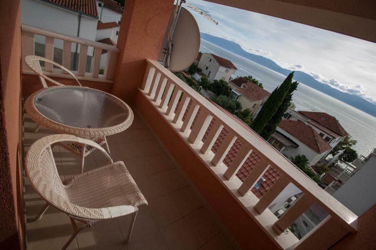 Apartments Knezovic Carnac Ngoại thất bức ảnh