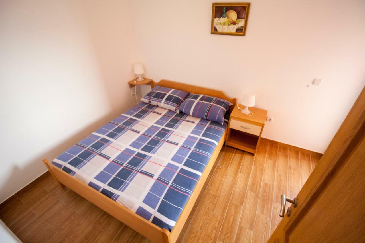 Apartments Knezovic Carnac Ngoại thất bức ảnh