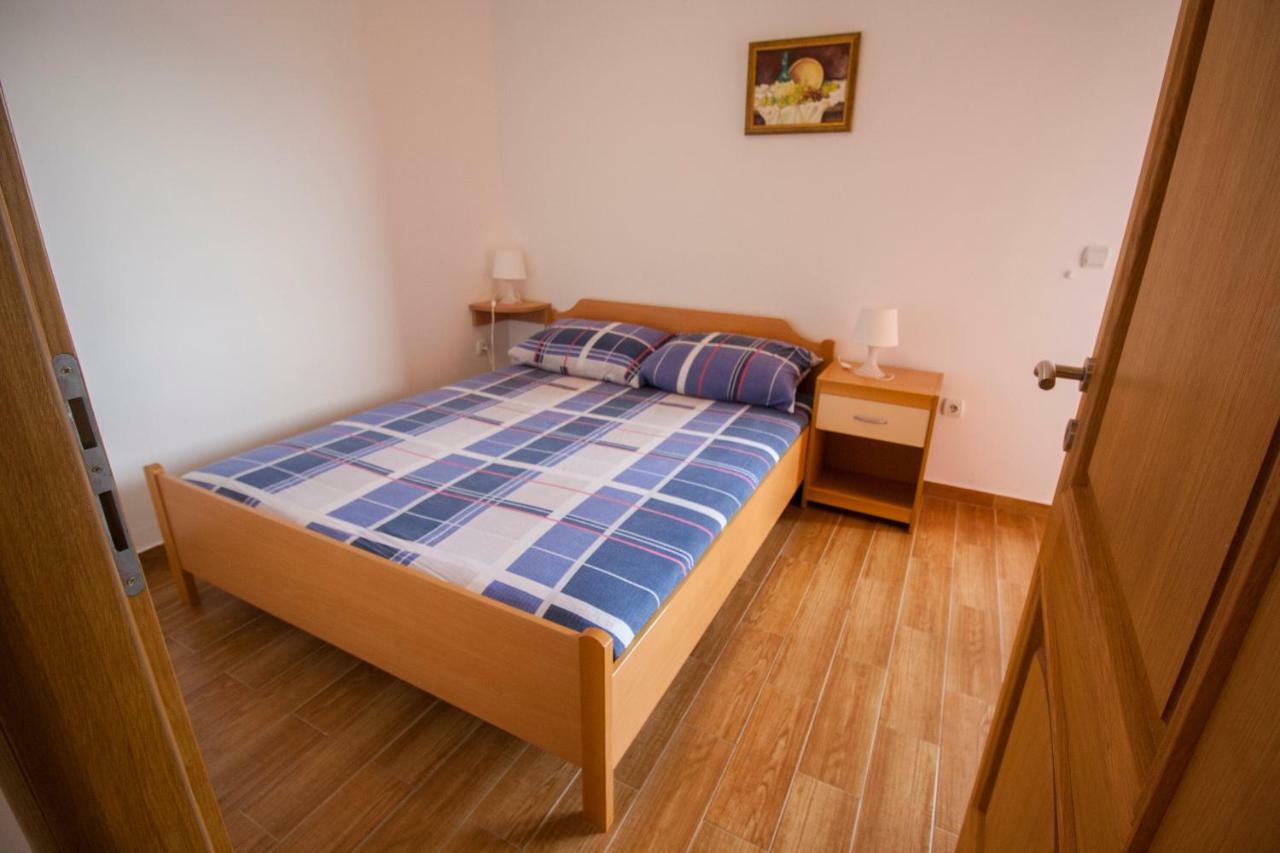 Apartments Knezovic Carnac Ngoại thất bức ảnh