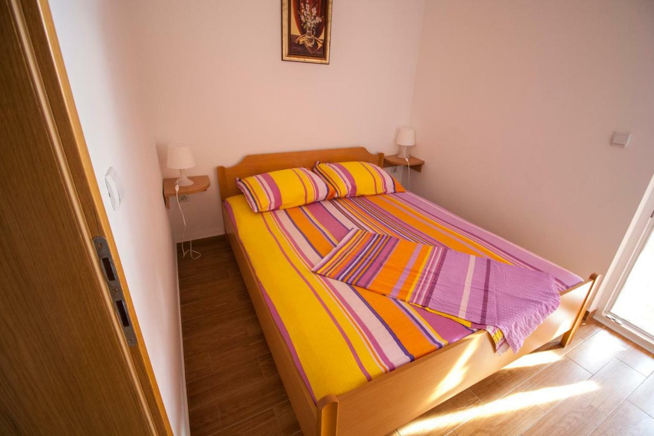 Apartments Knezovic Carnac Ngoại thất bức ảnh